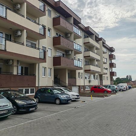 Road Warriors Apartment スボティツァ エクステリア 写真